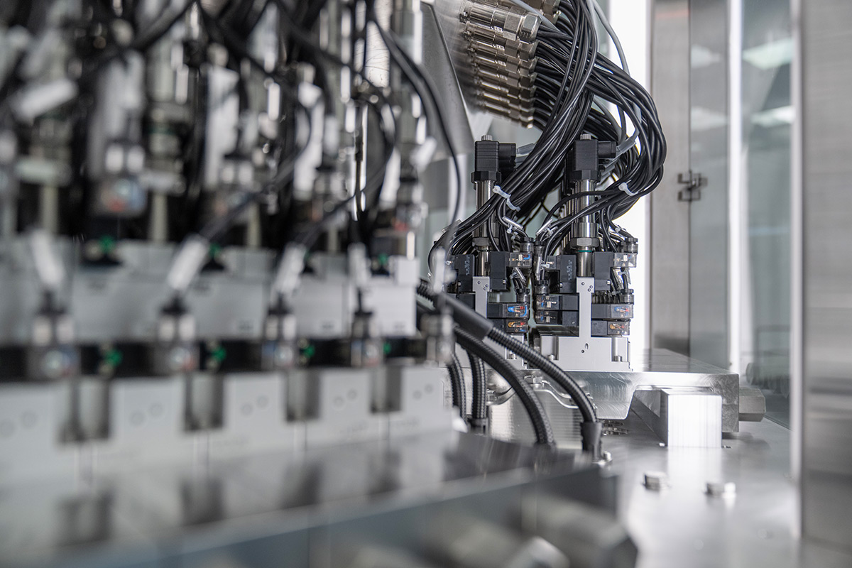 Plastic packaging from the cleanroom – highly automated processes Plastic packaging from the cleanroom – highly automated processes