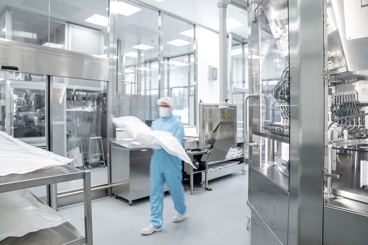 High-end production and packaging in GMP C cleanroom High-end production and packaging in GMP C cleanroom
